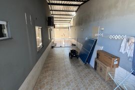 Casa &agrave; venda Parque 10 de Novembro com 250m&sup2; e 2 quartos por R$ 690.000 - c8594d7e-781a-49fe-b6e5-cdf655b256e1.jpeg