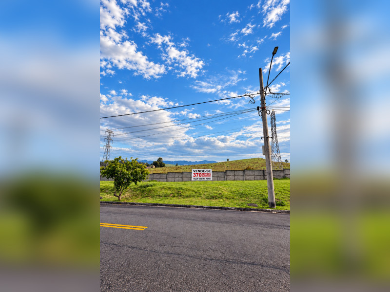 imóvel com 370m² - Condomínio Bellavittá - Caçapava