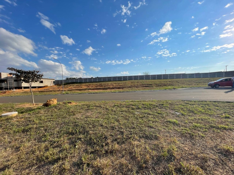 imóvel com 702m² - Residencial Jardim Barra do Cisne I - Americana