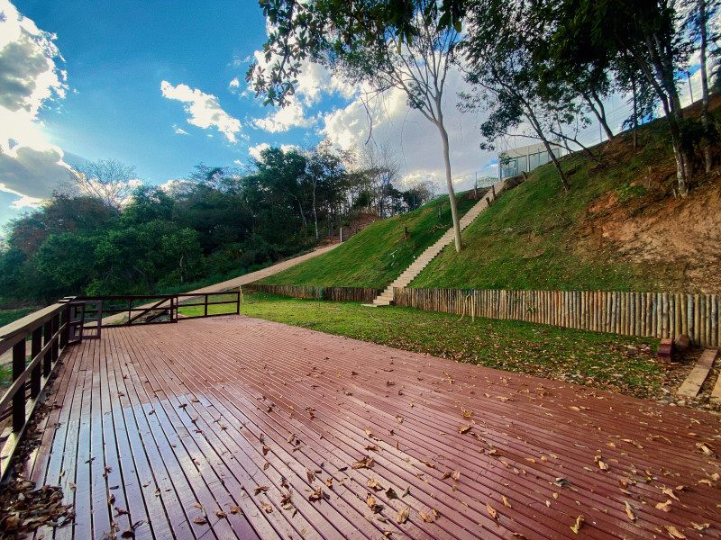 imóvel com 5000m² - Centro - Caldas Novas