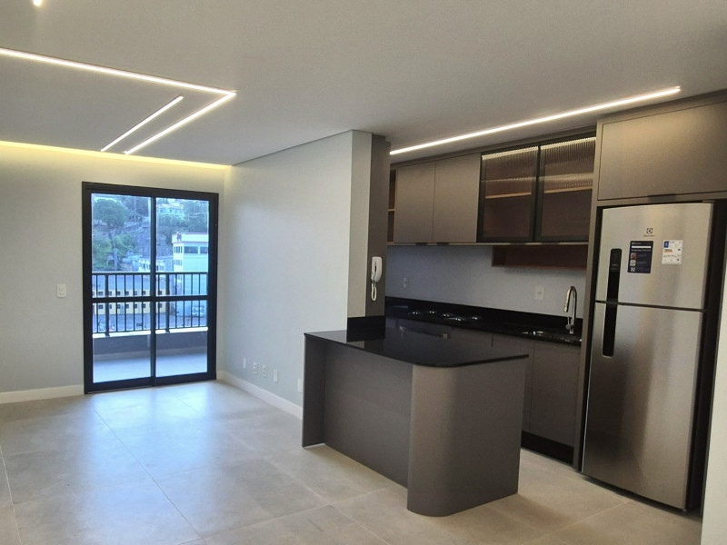imóvel com 69m² - Roçado - São José