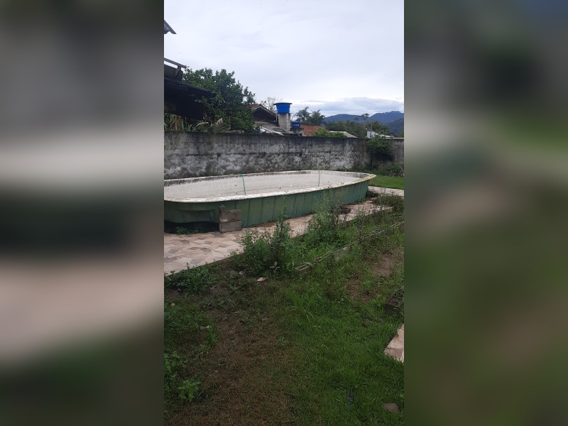 imóvel com 468m² - Encruzilhada - Biguacu