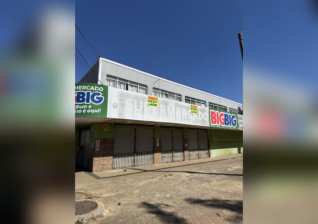 imóvel com 525m²