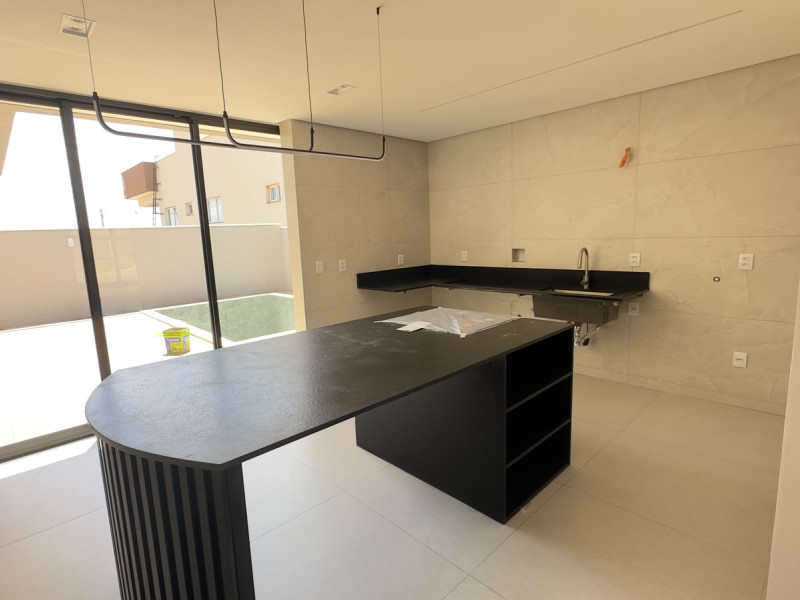 imóvel com 227m² - Jardins Capri - Senador Canedo