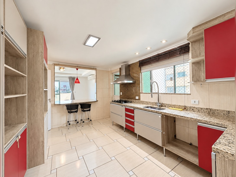 imóvel com 270m² - Riviera Fluminense - Macaé