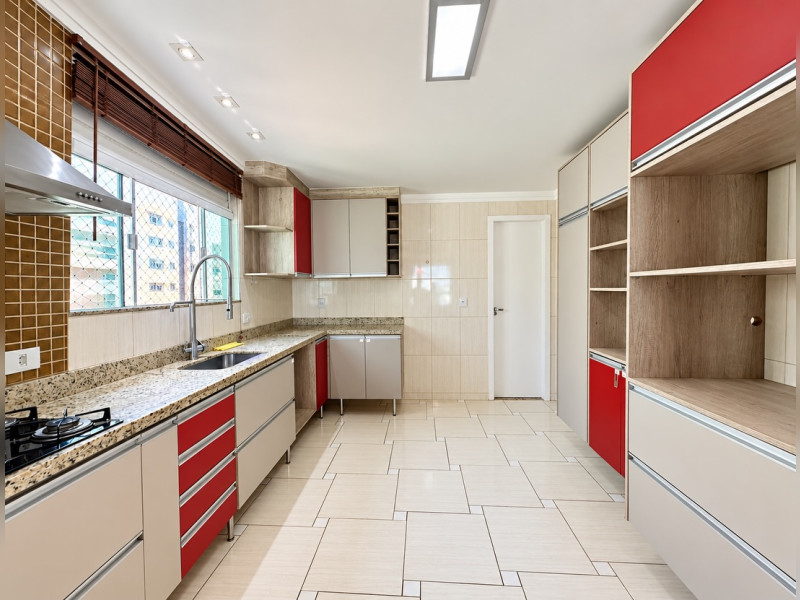 imóvel com 270m² - Riviera Fluminense - Macaé