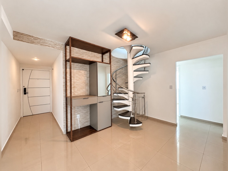 imóvel com 270m² - Riviera Fluminense - Macaé