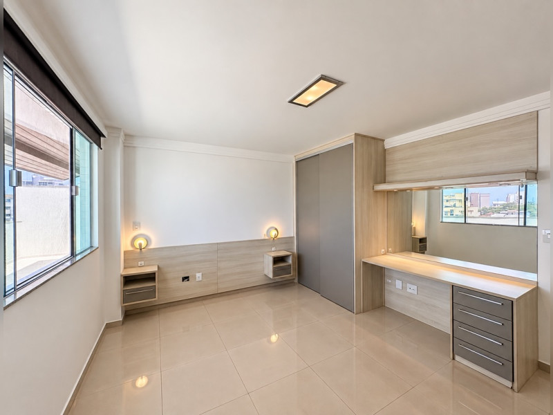 imóvel com 270m² - Riviera Fluminense - Macaé