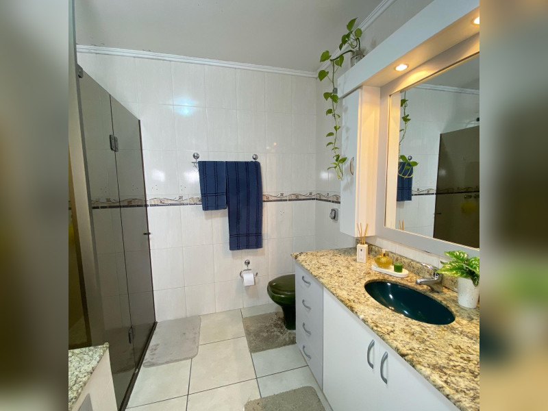 imóvel com 330m² - Uvaranas - Ponta Grossa