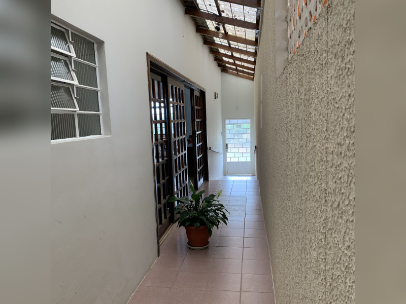 imóvel com 330m² - Uvaranas - Ponta Grossa