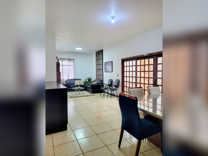 imóvel com 330m² - Uvaranas - Ponta Grossa