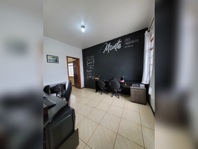 imóvel com 330m² - Uvaranas - Ponta Grossa