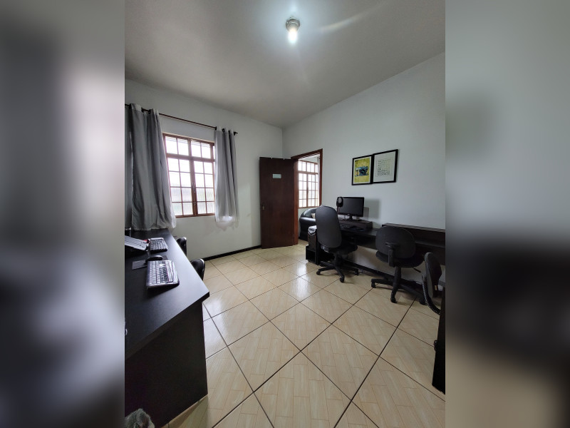 imóvel com 330m² - Uvaranas - Ponta Grossa