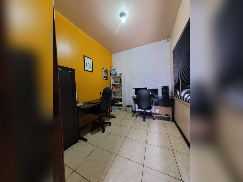 imóvel com 330m² - Uvaranas - Ponta Grossa
