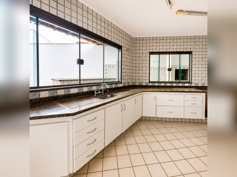 imóvel com 380m² - Jardim Estoril IV - Bauru