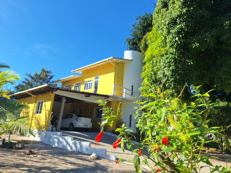 imóvel com 220m² - Encruzilhada - Biguacu