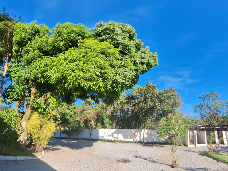 imóvel com 220m² - Encruzilhada - Biguacu