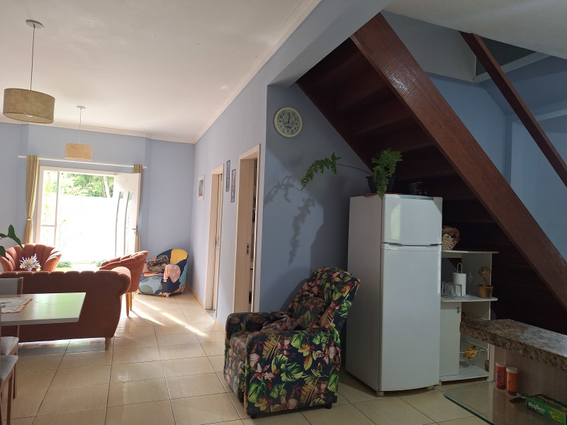 imóvel com 220m² - Encruzilhada - Biguacu