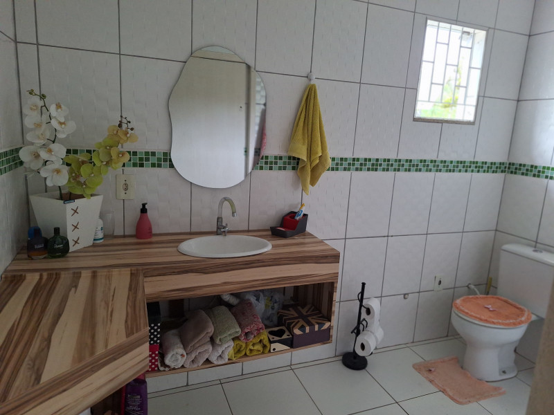 imóvel com 220m² - Encruzilhada - Biguacu