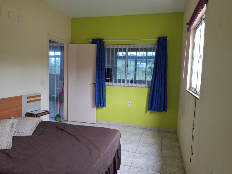 imóvel com 220m² - Encruzilhada - Biguacu