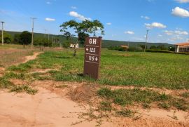 Terreno &agrave; venda Centro com 450m&sup2; e 1 quarto por R$ 75.000 - 2-totem-indicativo-da-quadra-gh.jpeg