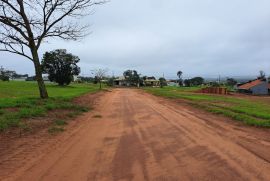 Terreno &agrave; venda Centro com 450m&sup2; e 1 quarto por R$ 75.000 - 5-rua-em-frente-ao-lote-3.jpeg