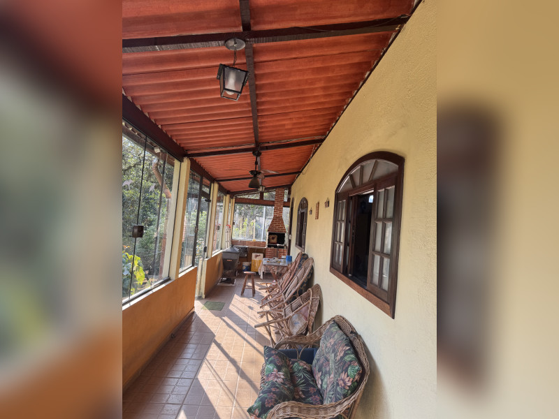 imóvel com 1400m² - Centro - Salesópolis