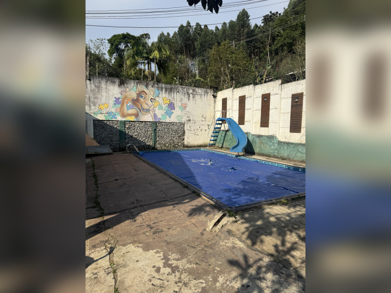 imóvel com 1400m² - Centro - Salesópolis