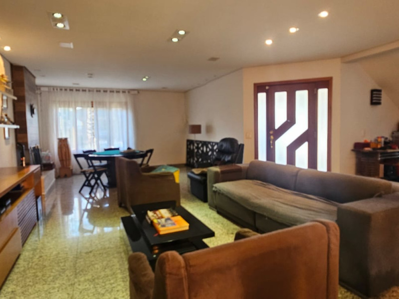 imóvel com 910m² - Aruã - Mogi das Cruzes