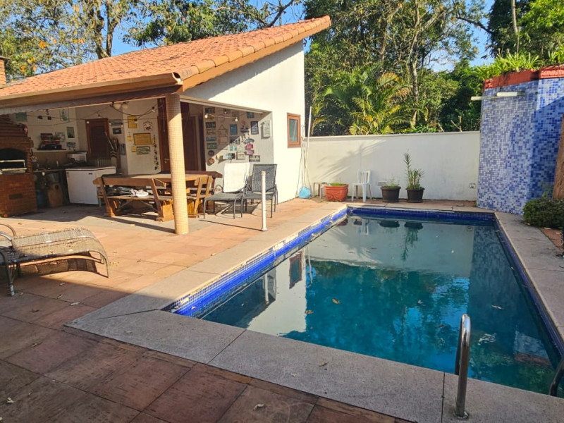 imóvel com 910m² - Aruã - Mogi das Cruzes