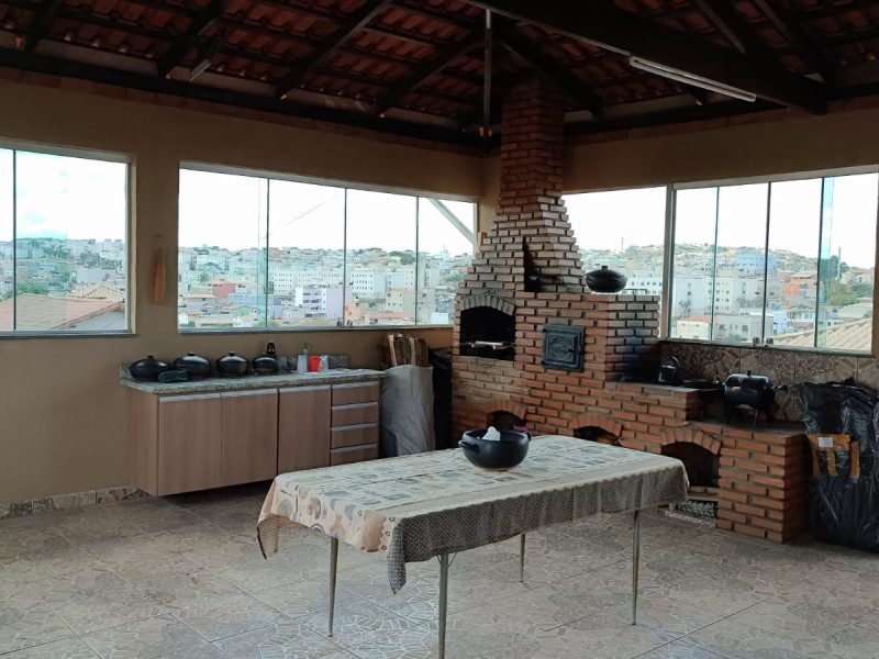 imóvel com 240m² - Sapucaia II - Contagem