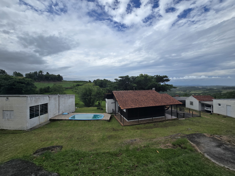 imóvel com 200m² - Centro - Morro Redondo