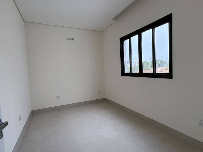 imóvel com 211m² - Jardim Califórnia - Cuiabá