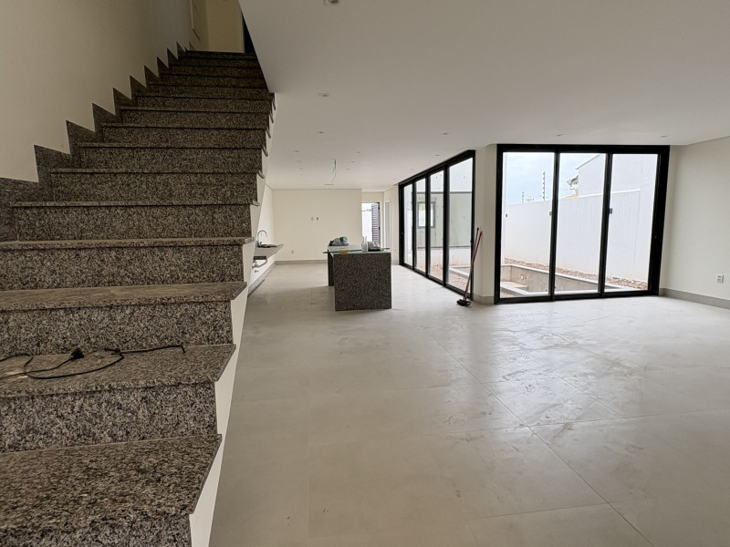 imóvel com 211m² - Jardim Califórnia - Cuiabá