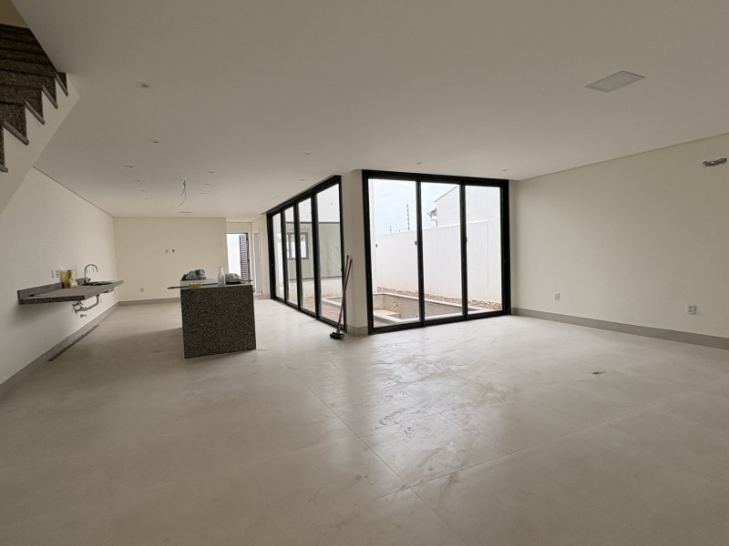 imóvel com 211m² - Jardim Califórnia - Cuiabá