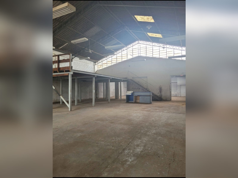imóvel com 400m² - Centro - Amparo
