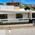Ana - Vendendo - Casa com 450m² - Centro - Imbituba