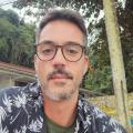 Conrado, que procura negociar um imóvel em Jardim Carolina, Mato Dentro, Jardim Samambaia, Ubatuba, em torno de R$ 450.000