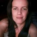 Adriana, que procura negociar um imóvel em Residencial Pasin, Conjunto Habitacional Terra dos Ipês I (Sul), Conj. Hab. Terra dos Ipes I (Norte), Pindamonhangaba, em torno de R$ 180.000