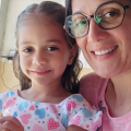 Queila, que procura negociar um imóvel em Custódio Pereira, Nossa Senhora Aparecida, Bom Jesus, Uberlândia, em torno de R$ 800