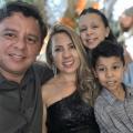 Gabriela, que procura negociar um imóvel em Zona 03, Zona 7, Zona 08, Maringá, em torno de R$ 2.300