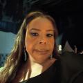 Cristiane, que procura negociar um imóvel em Vila A, Jardim Lancaster, Jardim Ipê II, Foz do Iguaçu, em torno de R$ 400.000