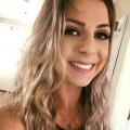 Pamela, que procura negociar um imóvel em Cidade Jardim, Águas Belas, Aristocrata, São José dos Pinhais, em torno de R$ 300.000