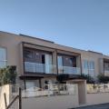 Claudia - Vendendo - Casa com 157m² - Santo Antônio - Joinville
