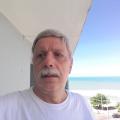 Lucio, que procura negociar um imóvel em Cavaleiros, Praia Campista, São José do Barreto, Macaé, em torno de R$ 200.000