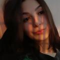 { Sarah } { Suéllen }