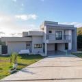Patricia - Vendendo - Casa de condomínio com 250m² - Centro - Jacareí