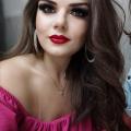 { Regiane } { }