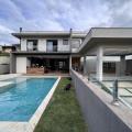 Lucas - Vendendo - Casa de condomínio com 380m² - Guaxinduva - Atibaia