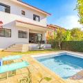 Cinthia, que procura negociar um imóvel em Alphaville, Residencial Zero (Tambore), Barueri, em torno de R$ 5.000.000